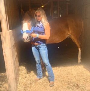 Meet your Posher, Mandy